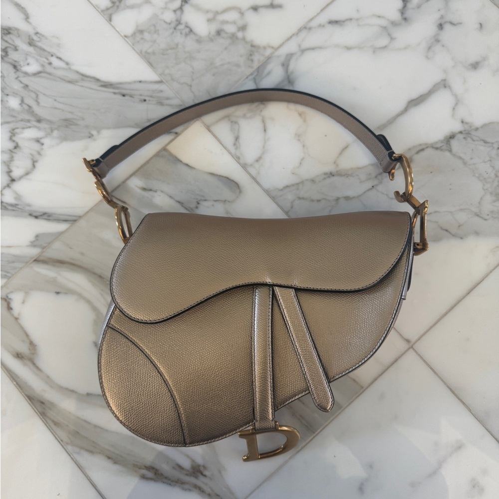 Metallic Grained Calfskin Saddle Bag Gold - Picture 4 of 11